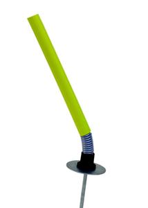 Poteau d'agilité multifonctionnel pour l'entraînement de vitesse de football avec ressort robuste et plaque de base à crampons - Product Image 2