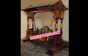 Modèle de créateur de mariage en bois de teck naturel (Jhula), accessoire de luxe indien, tendance - Product Image 3