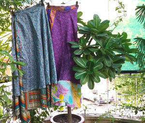 Longue jupe portefeuille en soie Sari à fleurs réversible décontracté jupe enveloppante de maternité de grande taille pour adultes agrafe d'été parfaite - Product Image 2