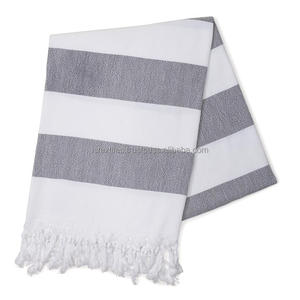 Serviette de plage carrée ronde turque personnalisée à séchage rapide accessoire de plage compressé et jetable - Product Image 6