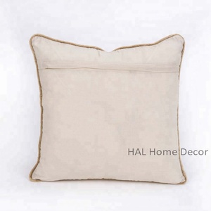 Housse de coussin de créateur Taies d'oreiller décoratives indiennes Coussin carré, housses de coussin personnalisées brodées à la main Décoratives - Product Image 5