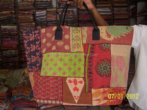 กระเป๋าโท้ทผ้าฝ้ายวินเทจลายคันธา ขายดี ดีไซน์เก๋ หูหิ้วคู่ เปิดปิดแบบเปิด ใช้ได้ทั้งเดินทาง ช้อปปิ้ง สไตล์ลำลอง - Product Image 5