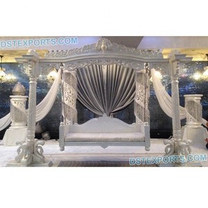 Acheter une Jhula en bois sculpté indien de style Maharaja, balançoire traditionnelle indienne en bois de teck, balançoire en bois d'intérieur pour la maison - Product Image 4