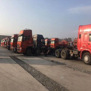 Camión de carga para remolque, 4x2, usado, 6x4, howo - Product Image 3