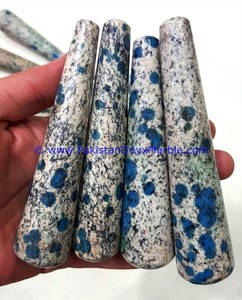 Pierres de massage en granit azurite bleu jaspe K2, bleu à pois - Product Image 1