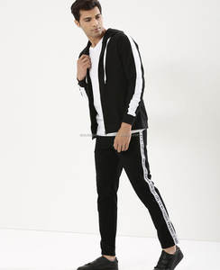 เสื้อฮู้ดแบบสวมหัวมีซิปสำหรับผู้ชายผ้าโพลีเอสเตอร์/ ผ้าฝ้ายสีพื้นโลโก้ตามสั่งสำหรับฤดูหนาว - Product Image 1