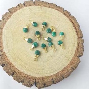 Pendentif briolette poire plaqué or émeraude laiton unisexe avec motif numérique pour enfants - Product Image 2