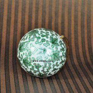 Bijou indien en feuilles peintes à la main, 1 pièce, décoration boule de noël, ornement suspendu - Product Image 2