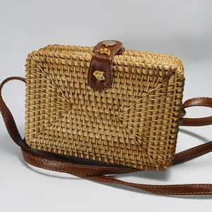 ベトナム製の女性のための新しいデザイン100% 手作りのエレガントなストロー籐クロスボディ財布サマーバッグ