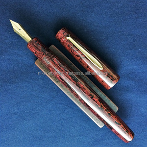 Famosa pluma estilográfica japonesa, "NATSUME" inspirada en la ceremonia del té en nuestro color rojo original con nuestra ebonita original - Product Image 1