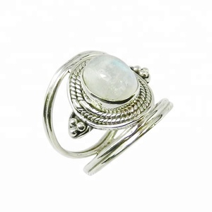 Anillo de piedras preciosas de Plata de Ley 925 hecho a mano con piedra lunar arcoíris, joyería de boda encantadora, anillos Vermeil eternos - Product Image 1