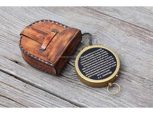 Brújula de latón vintage con caja de cuero marrón hecha a mano de Calvin Handicraft - Product Image 3