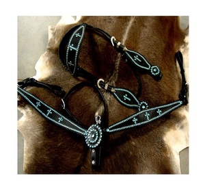 Conjunto de cuello de pecho de cabeza de caballo de cuero DD de calidad superior Riendas duraderas y cueros surtidos Productos de equitación - Product Image 1