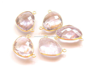 Conector de bisel de piedras preciosas de cuarzo de cristal hecho a mano 18K chapado en oro forma de corazón facetado regalo de lujo para ella - Product Image 1