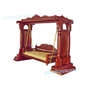 Columpio Jhoola de Madera Tallada de la India, Columpio de Madera Tallada Pesado de Diseño para Bodas, Columpio Hecho a Mano para Decoración de Bodas - Product Image 1