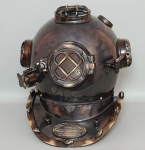 Casco de Buceo Náutico de Hierro Negro Hecho con Hierro de la India - Product Image 1