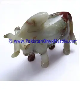 Statue de taureau en onyx sculpté de qualité supérieure - Product Image 1
