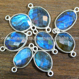 Colgante de piedras preciosas de labradorita con forma de lujo Conector de bisel de plata Símbolo religioso cristiano chapado en rodio dorado para fiestas - Product Image 1