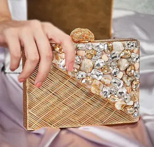 Pirinç anne inci gelin akşam el çantası | El yapımı tasarımcı lüks el sanatları tarafından ucuz fiyata pirinç paspas bayanlar manşonlar