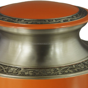 Urne funéraire en métal de crémation pour adultes orange Fournitures funéraires de style américain par Brassworld India en laiton - Product Image 5