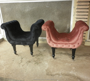 Petit tabouret, avec siège matelassé, repose-pieds noir et violet, mobilier indonésien - Product Image 5