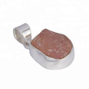 El más nuevo diseño 925 Plata de Ley Cuarzo Rosa Colgante de piedras preciosas en bruto Proveedor de colgantes y dijes de joyería fina - Product Image 1