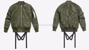 แจ็คเก็ตบอมเบอร์ผ้าซาตินสีดำแบบสั่งทำพิเศษ พร้อมสายคล้องคอ ย้อมสีแบบแขวน กันน้ำและกันลม บริการ OEM มีให้บริการ - Product Image 4