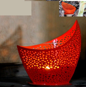 Étoile à suspendre en fer Noël avec décor à suspendre en métal fini de couleur orange avec motif coeur et revêtement en poudre orange - Product Image 3