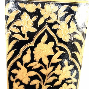 Lampe en peau de chameau peinte à la main - Product Image 1