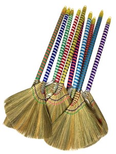 Balai traditionnel en jonc de mer avec manche de 120 cm, léger et doux, en herbe de tigre, pour le nettoyage domestique au prix le plus bas - Product Image 2