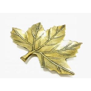 Vente chaude Designer Feuille Forme En Métal Alimentaire Affichage Plateau De Fruits Plaqué Or Maison Table À Manger Décoration - Product Image 4