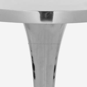 Mesa auxiliar moderna de aluminio plateado - Product Image 2