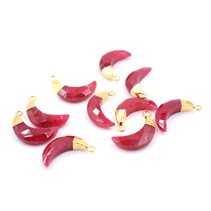 Pendentif en forme de lune en corindon rubis avec caution en laiton à facettes plaqué or 14K/18K pour la fabrication de bijoux de mode - Product Image 4