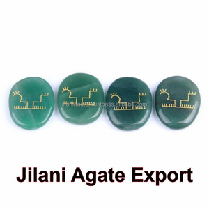 Cristaux de quartz aventurine verte 4 pièces pierres précieuses de guérison semi-précieuses sculptées Feng Shui Chakra Palm Flatback Stones pour la gravure - Product Image 2