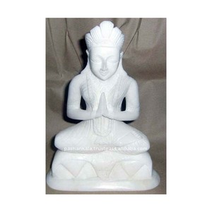 Belle statue de Parvati Ji en marbre blanc naturel pour le culte et la décoration de la maison Statue faite à la main de haute qualité à bas prix - Product Image 1