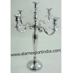Candelabro Artesanal de Aluminio Plateado con Diseño Único para Decoración del Hogar y Bodas - Product Image 3