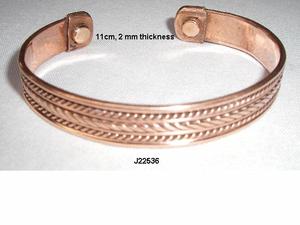Bracelet magnétique en cuivre en vague de cuivre dans le style de deux lignes d'acier Il a des avantages pour la santé Bracelets magnétiques thérapeutiques - Product Image 4