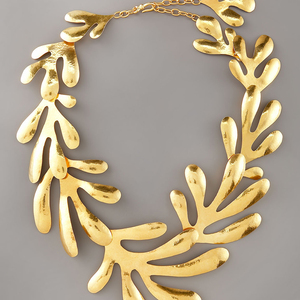 Venta al por mayor personalizado largo chapado en oro en forma de hoja collar de moda cadena de eslabones bohemios para fiestas y ocasiones de boda - Product Image 1