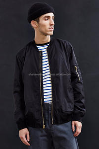 แจ็คเก็ตบอมเบอร์ฮิปฮอปผู้ชายสั่งทำขายส่ง ผ้าซาติน กันน้ำและระบายอากาศ ผลิตโดยบริษัทชานาวาร์ อินดัสทรีส์ - Product Image 3