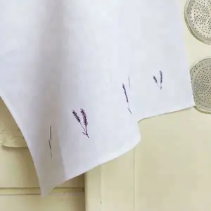 Toalla de baño de lino con bordado de lavanda