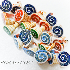 Anillos de conchas marinas, colores y tamaños combinados (servicio puerta a puerta), 100 piezas, venta al por mayor, envío gratis - Product Image 5