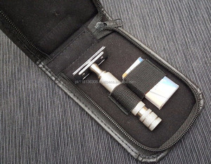 Porte-rasoir en cuir véritable - Étui pour rasoir de sécurité pour les voyages - Product Image 1
