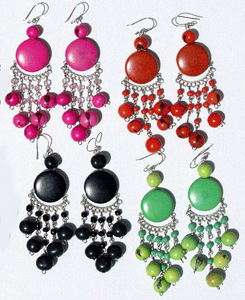 Bijoux de mode uniques fabriqués à la main-Boucles d'oreilles en perles de rocaille et tagua de couleur du Pérou - Product Image 1