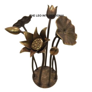 Escultura de flor de metal de lujo antiguo - Product Image 1