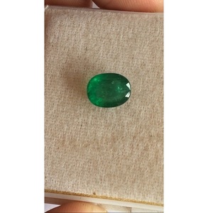 มรกตธรรมชาติเกรด AAA ขนาด 10.0*8.0 มม. ทรงรี น้ำหนัก 2.92 กะรัต สีเขียวสวยงาม ประกายเงางาม คุณภาพเยี่ยม เหมาะสำหรับทำเครื่องประดับ พร้อมใบรับรอง IGI - Product Image 3