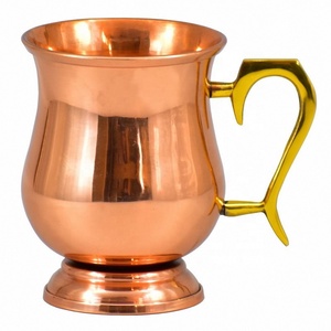 Chope à bière en cuivre avec poignée en laiton 16 oz. Mug à Moscow Mule en fonte polie miroir de conception traditionnelle par Axiom Home Accents - Product Image 1