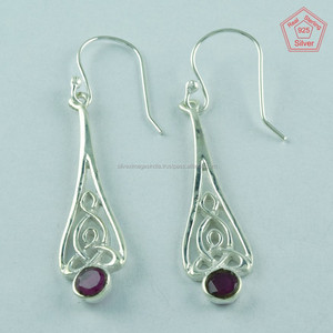 Boucles d'oreilles vintage en argent sterling 925 avec pierre de rubis-Anniversaire de mariage, fiançailles et occasions cadeaux Bijoux indiens - Product Image 1