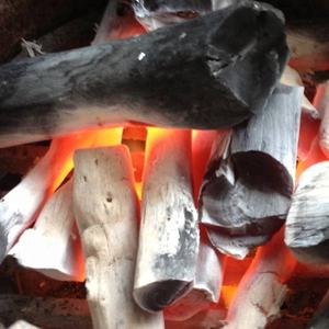 Carbón blanco BINCHOTAN alto en calorías hecho de madera dura 5-6 horas de tiempo de combustión sin humo y sin llama para el mercado de Japón y Corea - Product Image 1