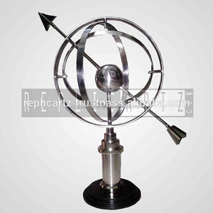 ทรงกลม Armillary ขนาด 30 นิ้วพร้อมฐานไม้ทองเหลืองและฐานไม้แกะสลักทองเหลืองบนโต๊ะทรงกลมเดินเรือ Armillary - Product Image 1