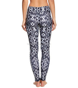 Gran oferta de mallas deportivas activas personalizadas para mujer, pantalones de Yoga estampados con cierre de cintura elástica y decoración de encaje - Product Image 3